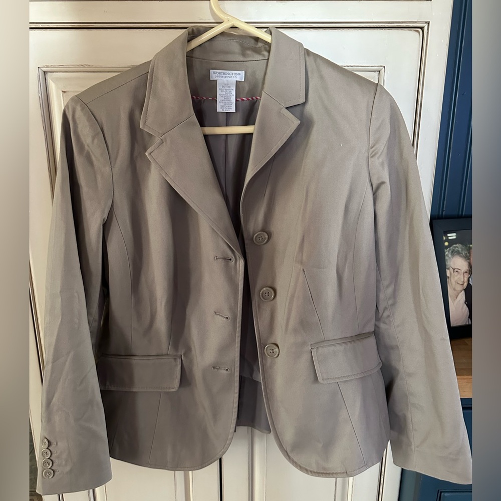 Casual light jacket. Mint condition.